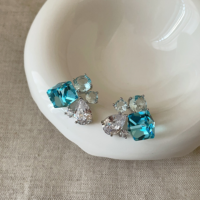 几何水滴方形锆石水晶耳钉女设计感气质清新时尚小众百搭耳环耳饰