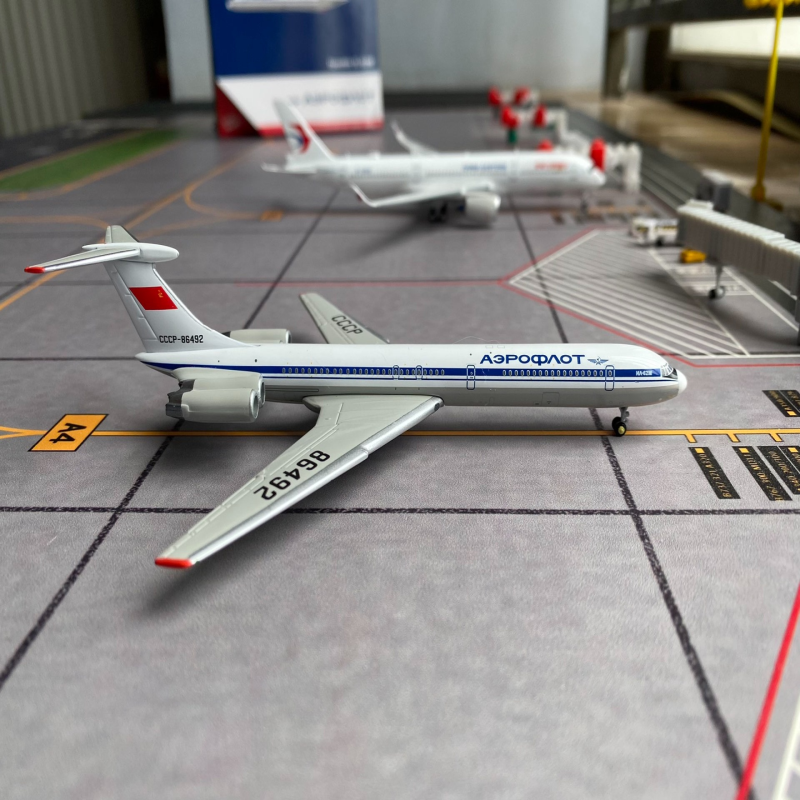 gj伊尔62客机模型毛式IL62文豪1/400，GJ出品，伊尔62客机绰号“