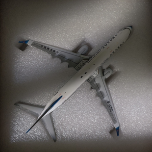 JC200 中国南方航空公司  B737-800  B-5761起落架可拆，细节如