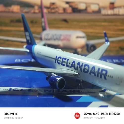 Phoenix 1:400 PH11910 冰岛航空 767-300ER TF-ISW Boreal Blue