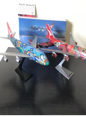 一对全新澳洲航空（Qantas Nalanji /Wunala Dreaming Boeing B74