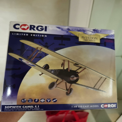 Corgi狗仔AA38108 1/48 骆驼 F1 少校威廉·乔治·“比利”·巴