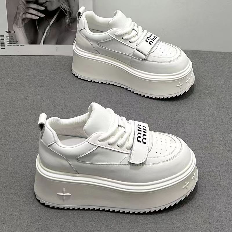 多巴胺高颜值厚底时尚小白鞋2025夏季新款百搭松糕增高可爱板