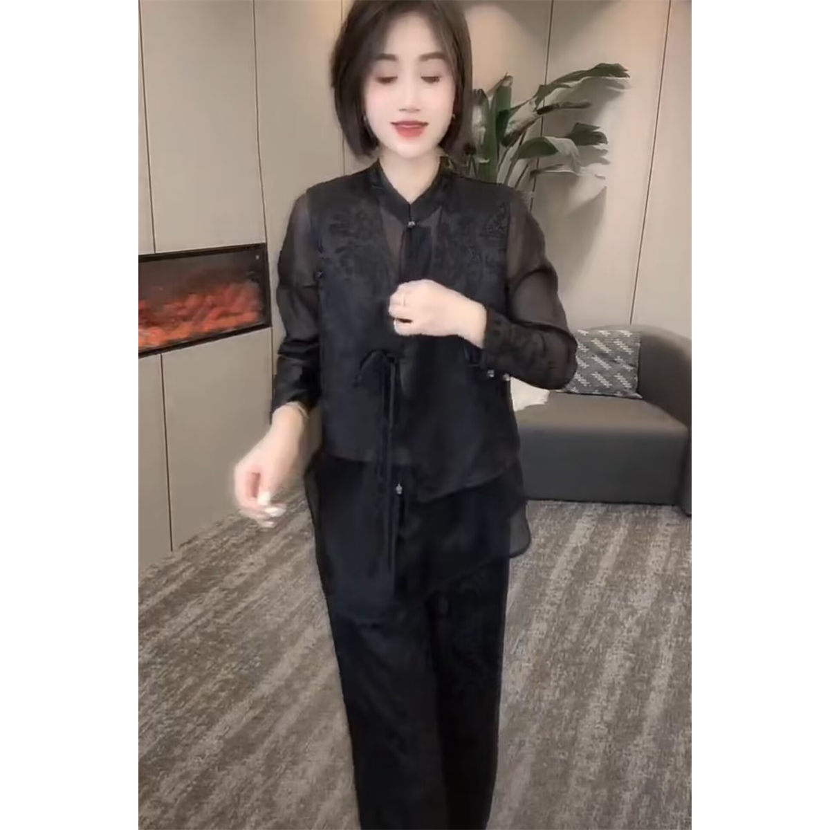 新中式活力感减龄盘扣衬衫三件套2025夏新款时尚裤子爆款炸街套装