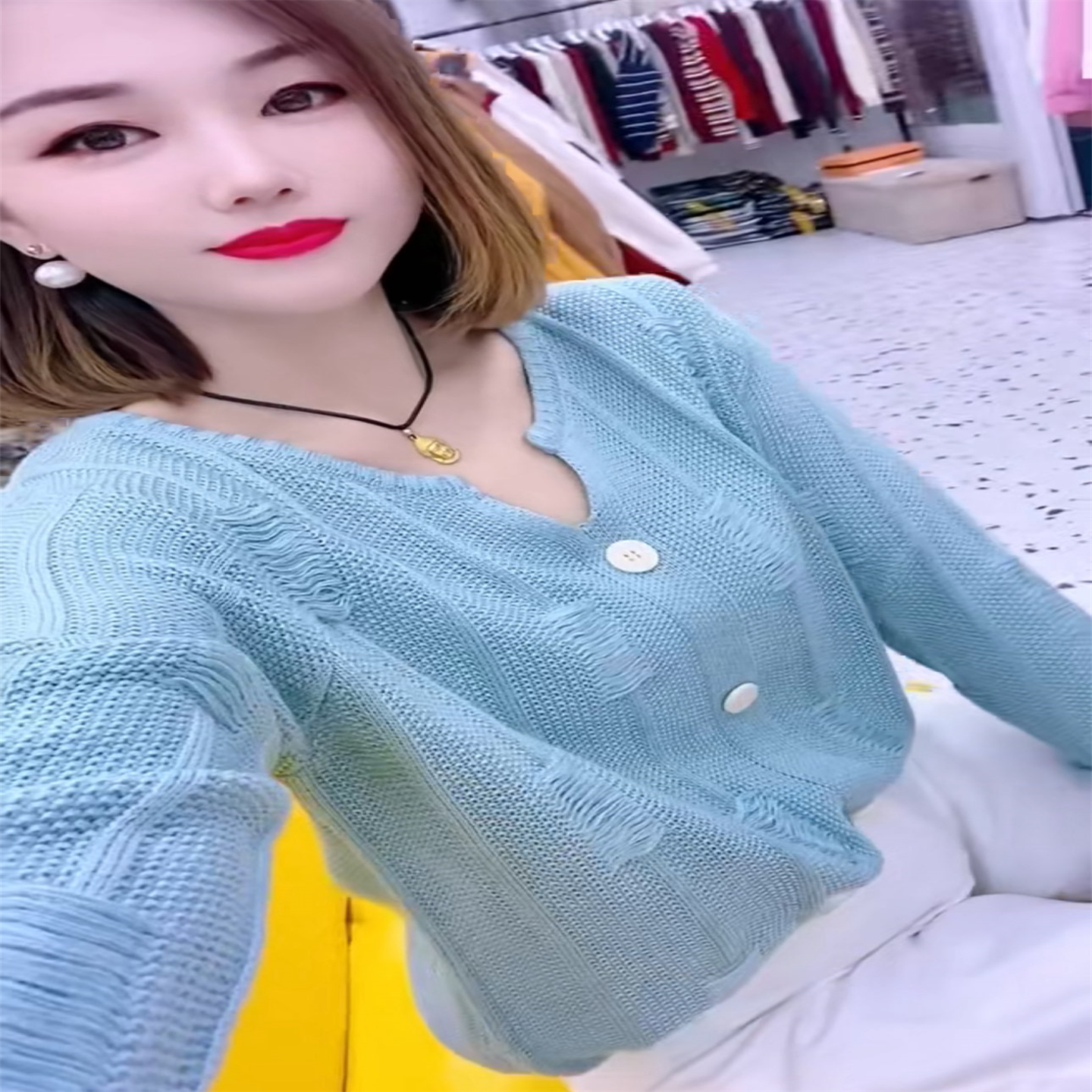 网红休闲时尚慵懒风V领针织衫早秋新款女洋气显瘦设计感长袖上衣