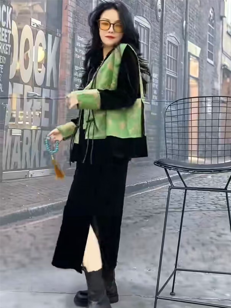 网红款女装盘扣流苏复古风红色马甲胖妹妹过膝长款显瘦丝绒连衣裙