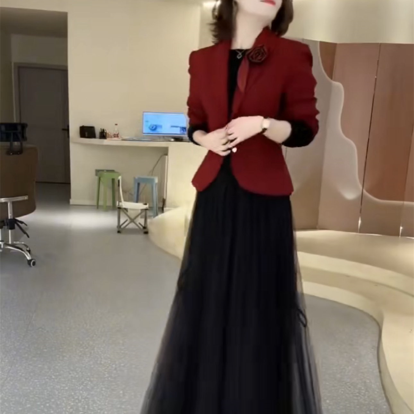 大码轻熟风韩版黑色网纱裙女通勤不规则a字裙气质胖mm中长半身裙
