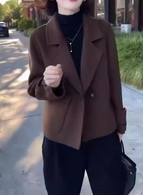 24886大爱美依缘2025秋季新款时尚简约翻领长袖毛呢外套显瘦女