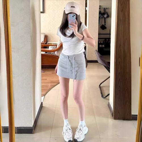 专柜品牌灰色运动半身裙女夏季2026新款高腰卫衣裙防走光百搭a字