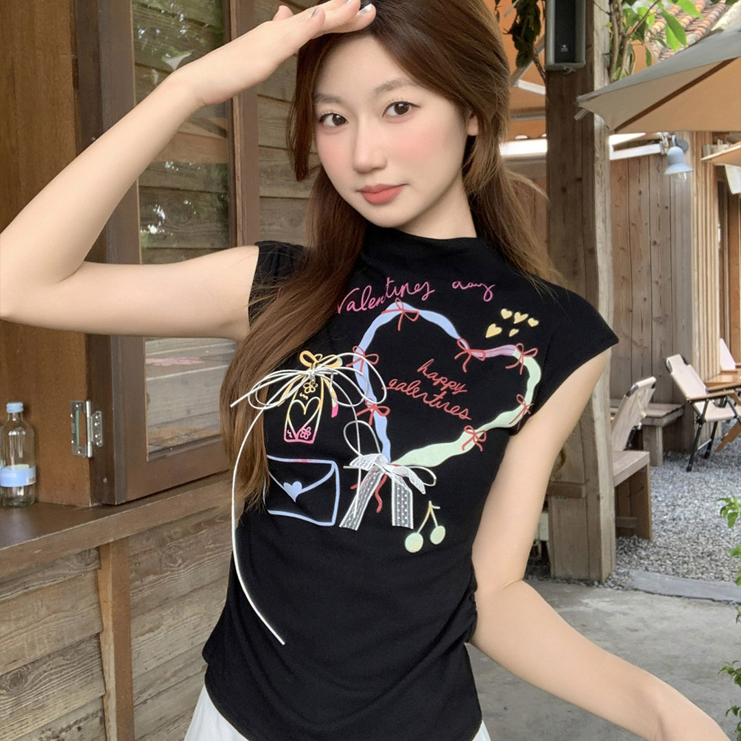 专柜正品俏皮风黑色立领印花短袖T恤女修身显瘦爱心涂鸦上衣