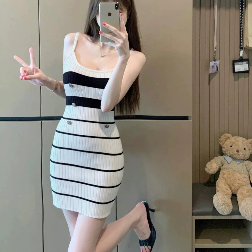 专柜正品小香风撞色条纹吊带连衣裙女修身收腰针织包臀短裙高级感