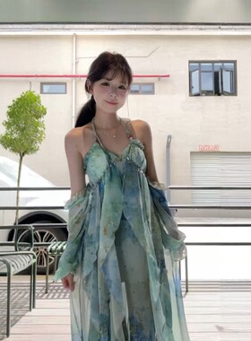 十三行正品绿色晕染露肩长袖吊带连衣裙女夏日绝美海边度假风不规