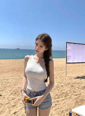 专柜正品白色烫钻字母吊带背心女夏外穿辣妹修身显瘦斜肩无袖上衣