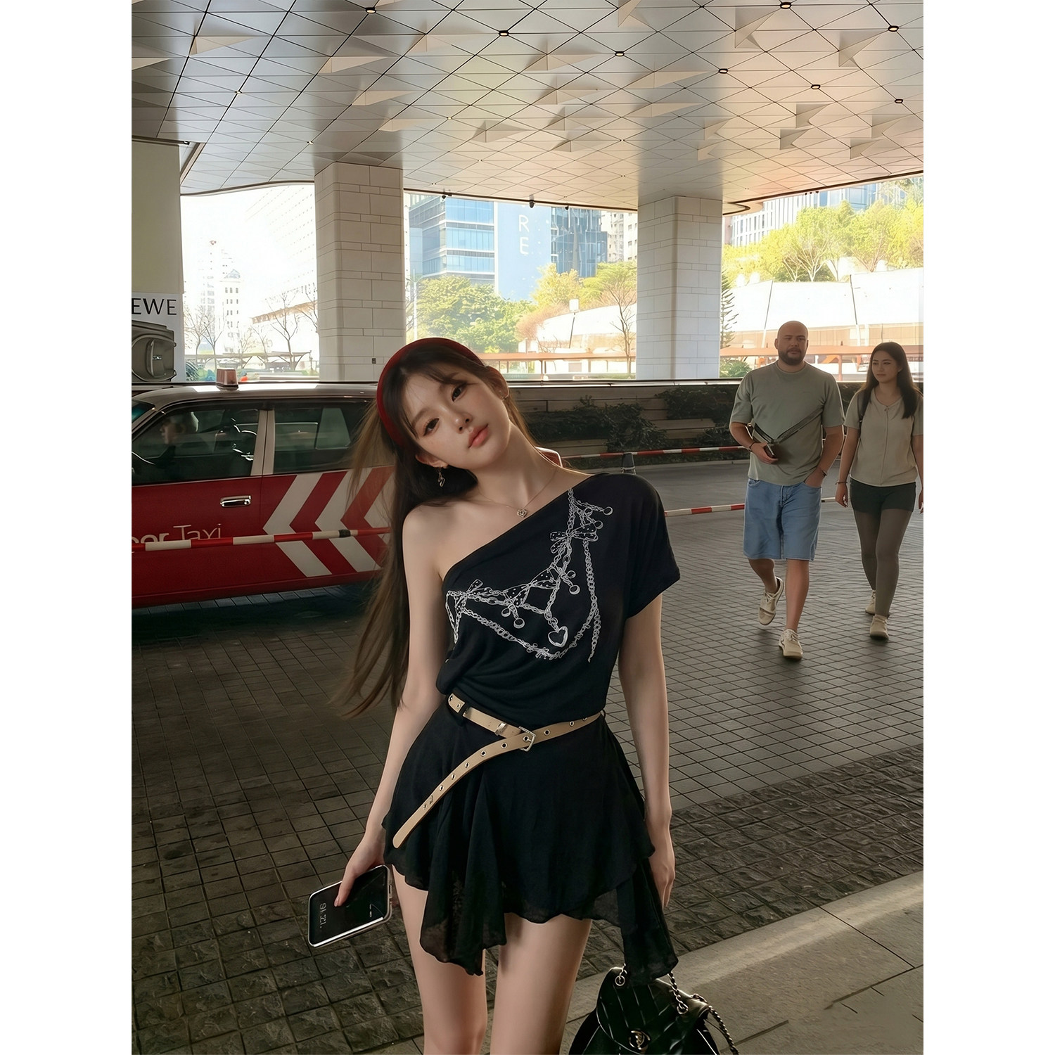 专柜正品韩系黑色斜肩印花连衣裙女夏季辣妹收腰显瘦不规则短裙子