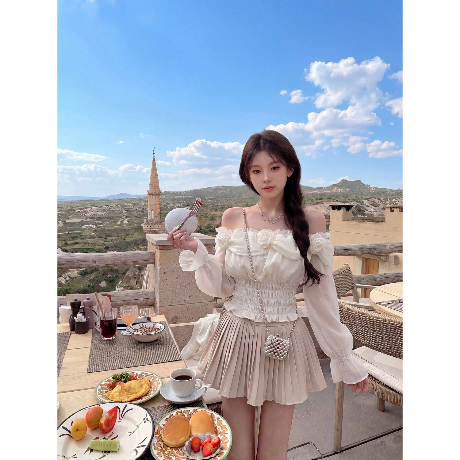 专柜高端法式白色一字肩衬衣女2026夏新款立体花朵收腰喇叭袖上衣