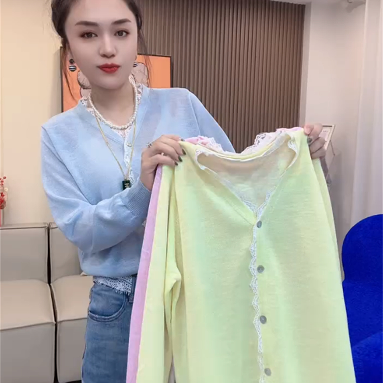 设计感糖果色蕾丝花边拼接V领针织衫2025春季新款减龄百搭上衣女