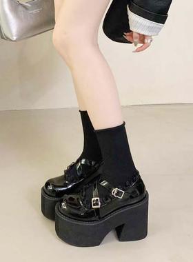 2026年春季浅口漆皮蕾丝皮带扣防水台厚底高跟单鞋11CM玛丽珍女鞋
