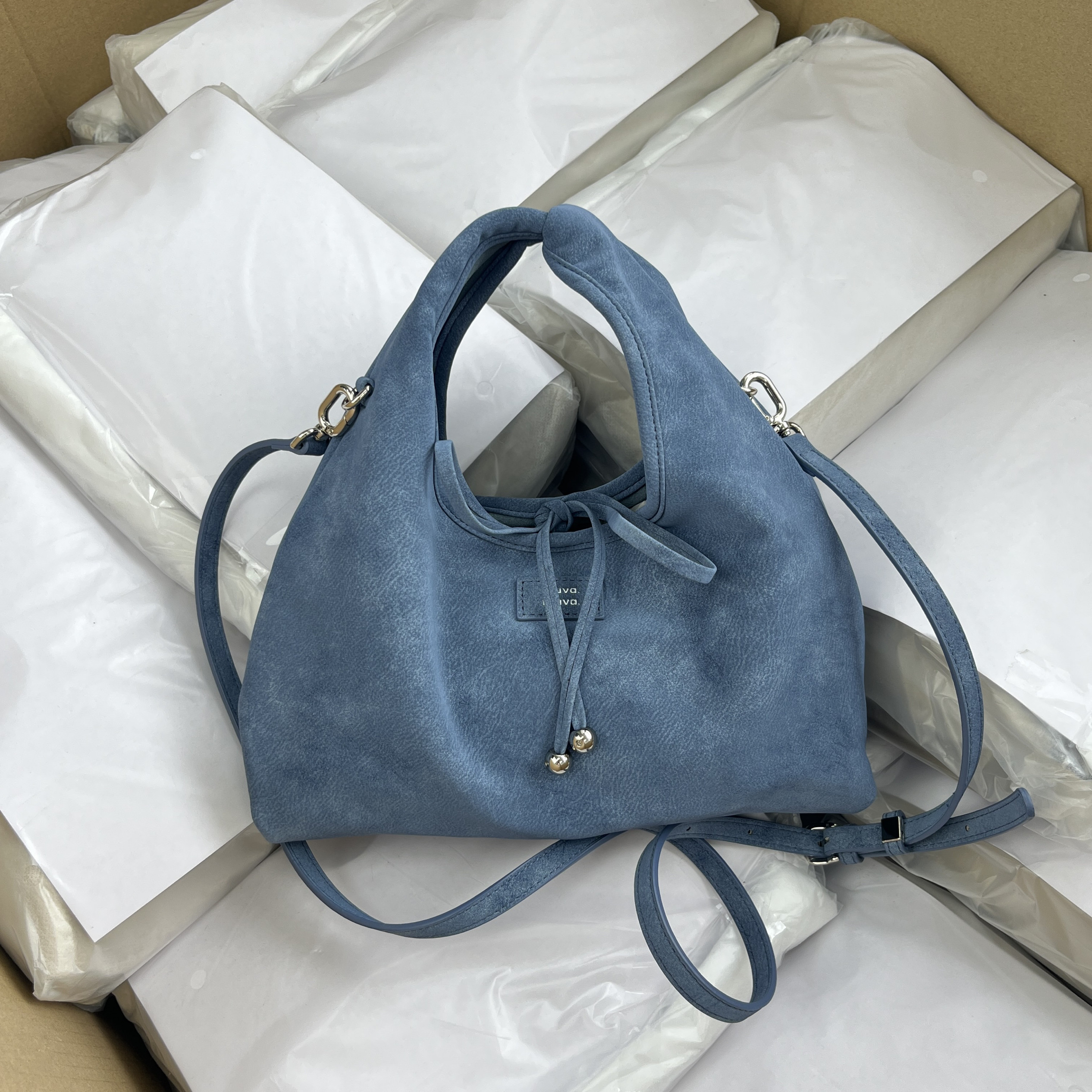限量品牌尾货！爆款捡漏！小众高级感女包百搭通勤气质手提斜挎包