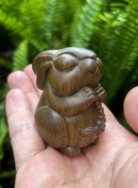 天然绿檀木雕刻佛缘兔软萌可爱生肖兔子手把件创意文玩桌面小摆件