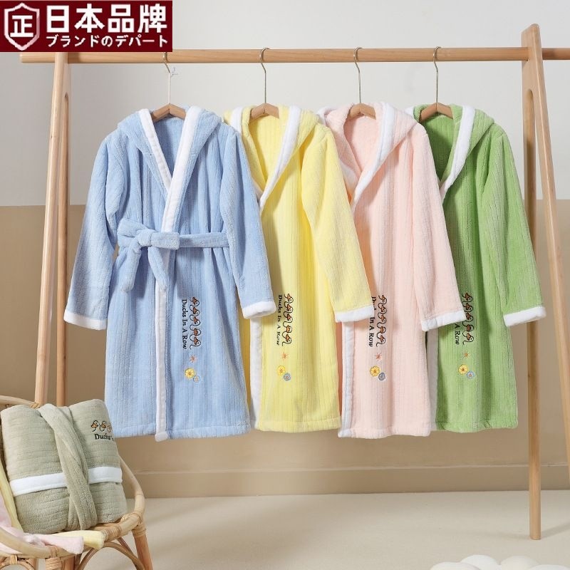 日本进口儿童浴袍珊瑚绒卡通刺绣带帽保暖家居服中大童加厚洗澡宝