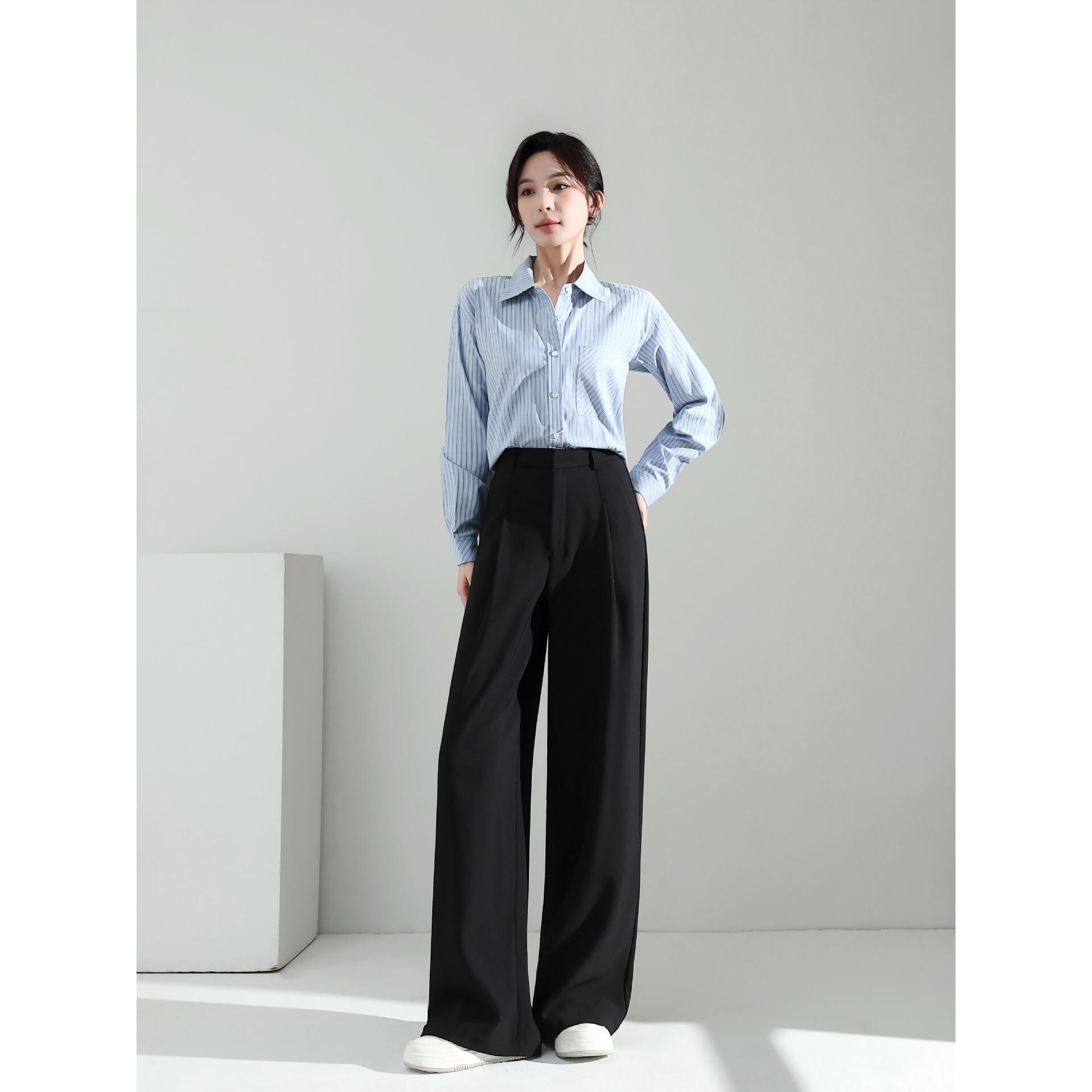 香港专柜正品 黑色宽松高腰显痩阔腿裤2026秋新款裤子女夏通勤垂