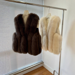 海宁进口2025秋冬新款时髦叠穿芬兰狐狸毛背毛V领竖排皮草马甲外