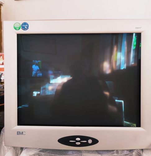 纯平CRT显示器19寸大屁股