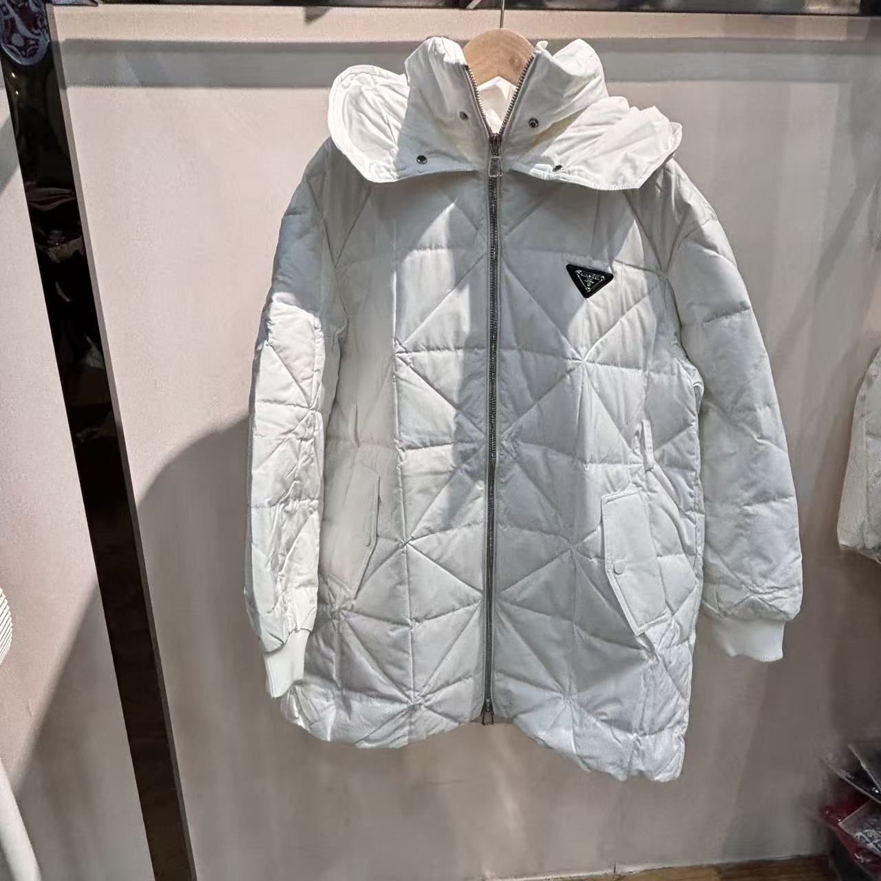 A系列冬装中长款90%白鸭绒羽绒服6085