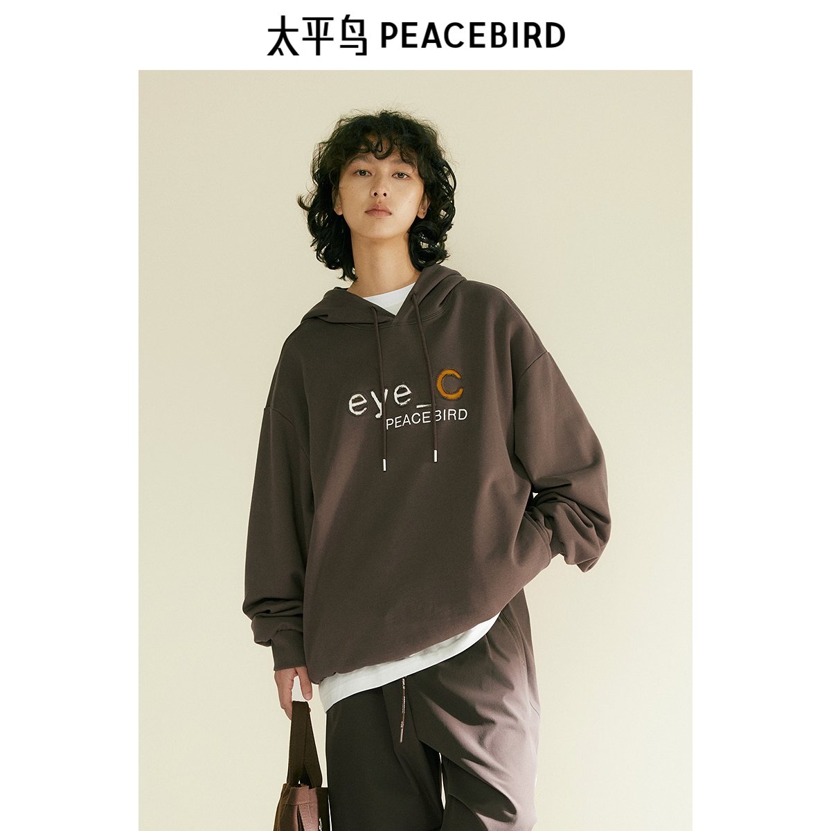 【商场同款】太平鸟男装 eye-c合作系列潮流连帽卫衣男B2CRE3131