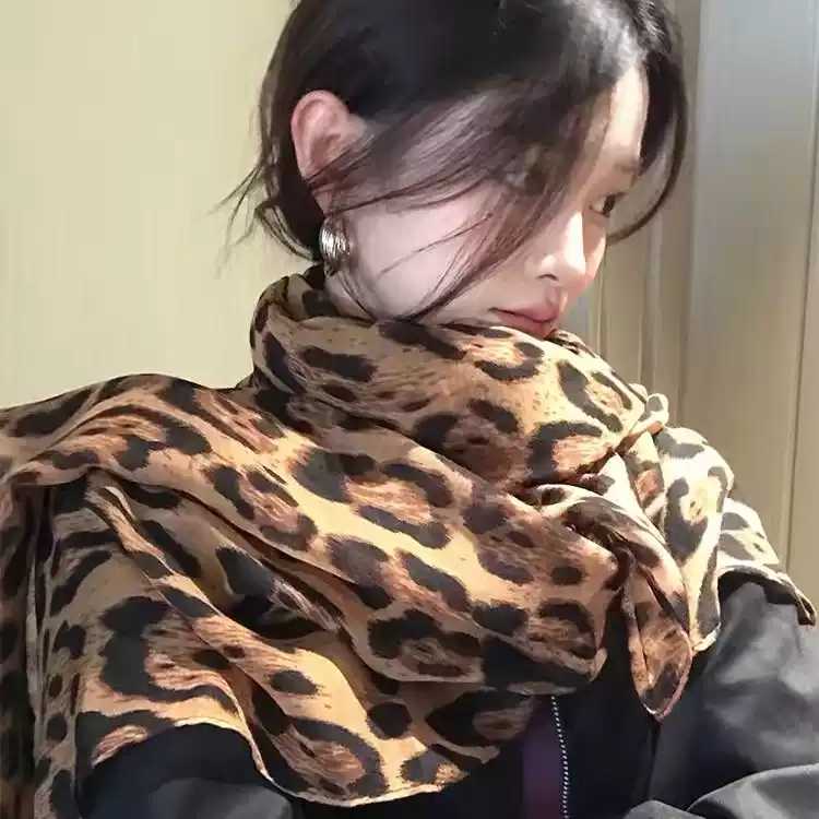 美式复古辣妹风豹纹围巾女高级感长条丝巾纱巾薄款纯欲风领巾围脖