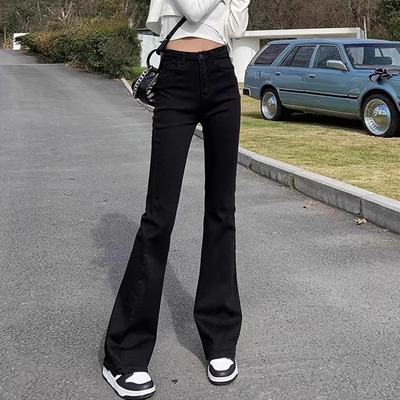 黑色微喇叭牛仔裤女秋冬