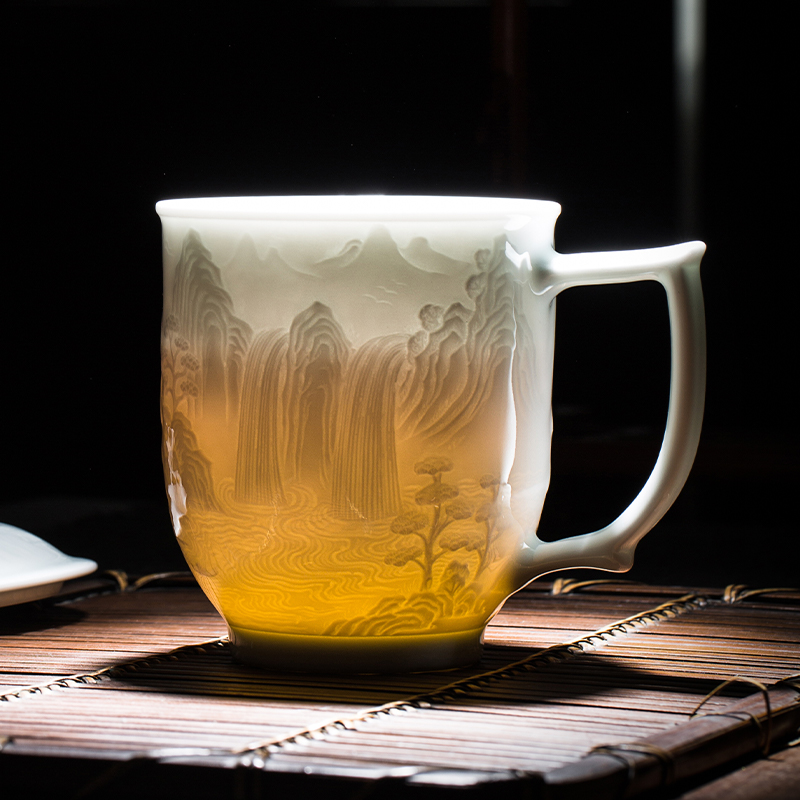景德镇影青浮雕瓷茶杯