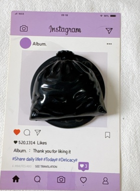 创意ins黑色袋子适用MagSafe手机磁吸伸缩气囊支架强力吸附女