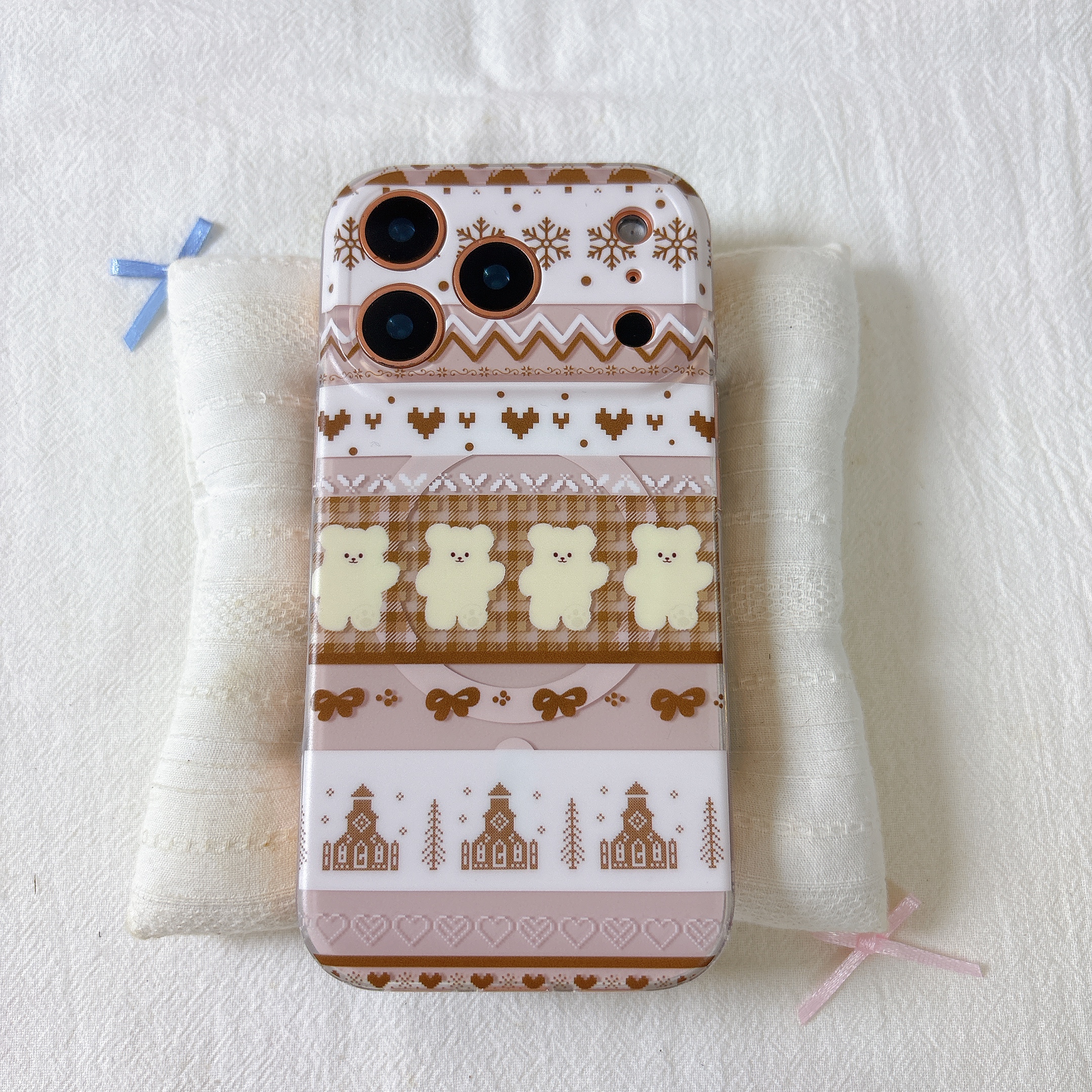 可爱费尔岛小熊磁吸双层适用苹果17promax手机壳iPhone16新款保护套15 /14/13全包硅胶防摔日韩