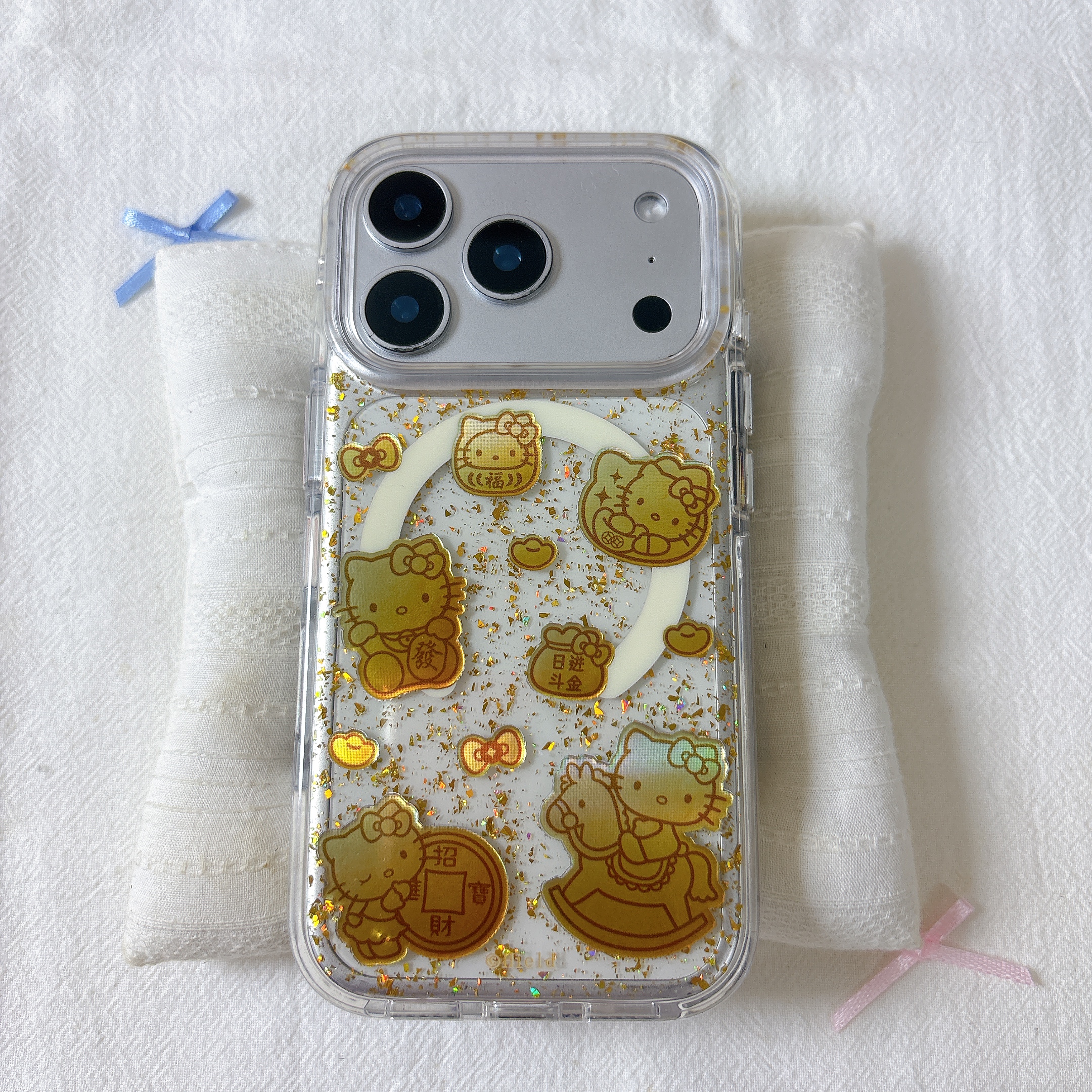 国风金元宝发财kitty磁吸圆边双层适用苹果17promax手机壳iPhone16新款保护套15 /14/13全包硅胶防摔日韩