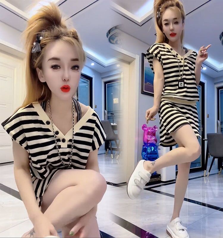 时尚条纹套装女夏季新款蝴蝶结露背V领无袖上衣+阔腿短裤两件套潮