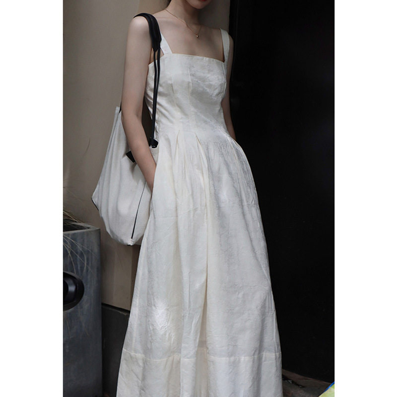 法式优雅提花白色无袖连衣裙女装春夏新款复古气质收腰显瘦吊带裙