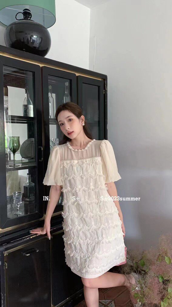 现货特价夏季圆领连衣裙女装抽褶收腰显瘦设计感漏肩不规则裙摆