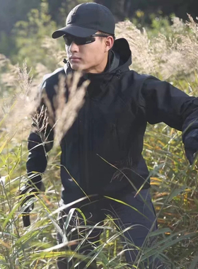 龙威伪装者  春秋防风户外软壳防寒防水服黑色登山服