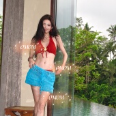 omom2026新款 复古撞色bikini性感热辣海边沙滩度假泳衣分体三件套