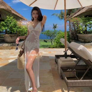 omom2025新款 纯欲白色透视花朵bikini三件套海边度假长裙性感泳衣