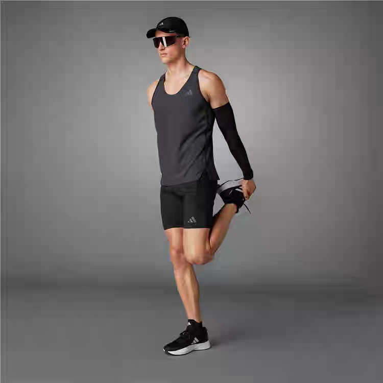 阿迪达斯速干运动短裤