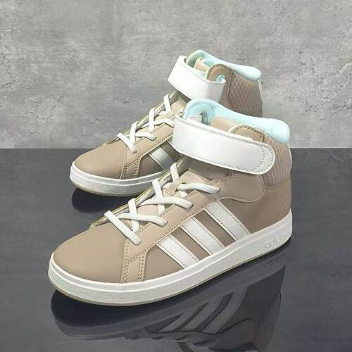 Adidas儿童中帮休闲鞋