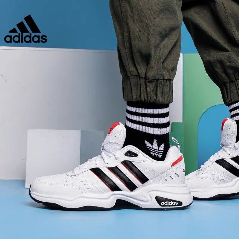 Adidas阿迪达斯男女款休闲鞋