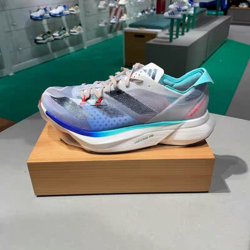Adidas阿迪达斯男女款跑步鞋