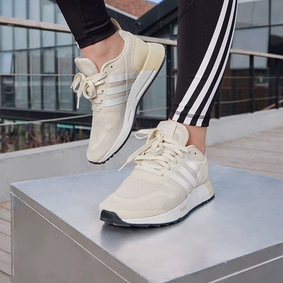 Adidas阿迪达斯女子跑步鞋