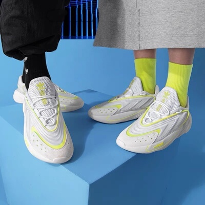 Adidas阿迪达斯男女同款跑步鞋