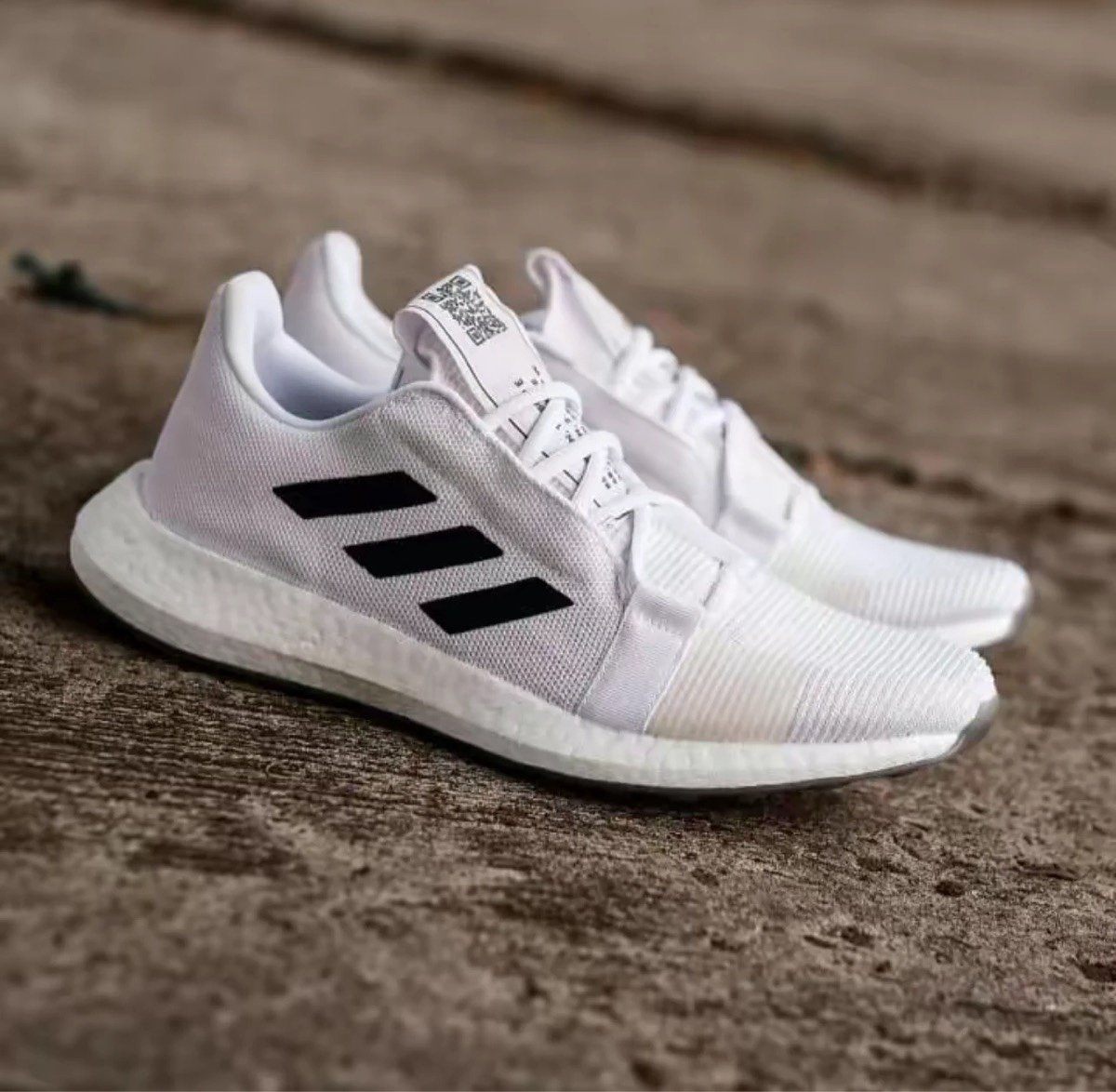 阿迪达斯新款经典舒适休闲耐磨