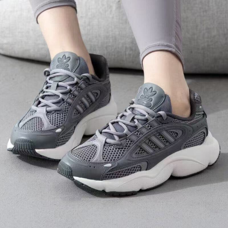 阿迪达斯男女运动休闲鞋