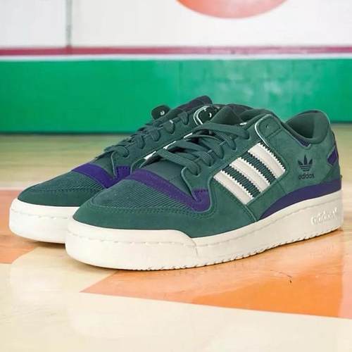 Adidas阿迪达斯三叶草板鞋